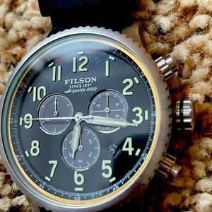 Filson watch broken (for parts only)